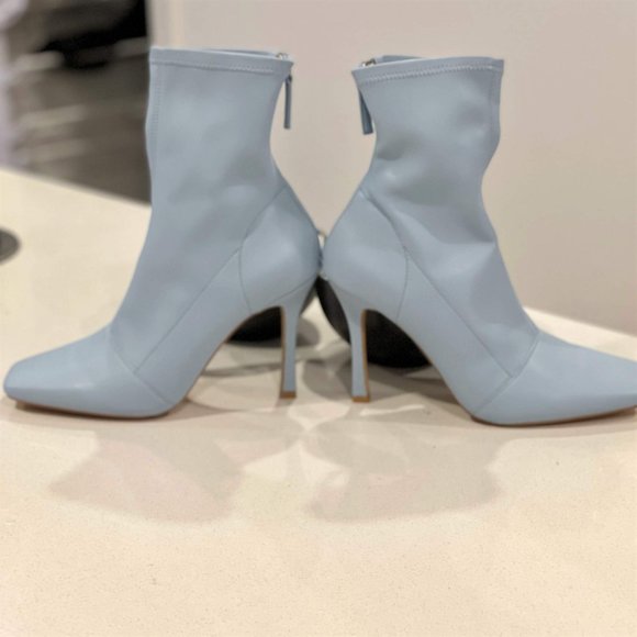 Yasmeen Powder Blue Ankle Boot, NWT, Size 8 - Picture 4 of 7